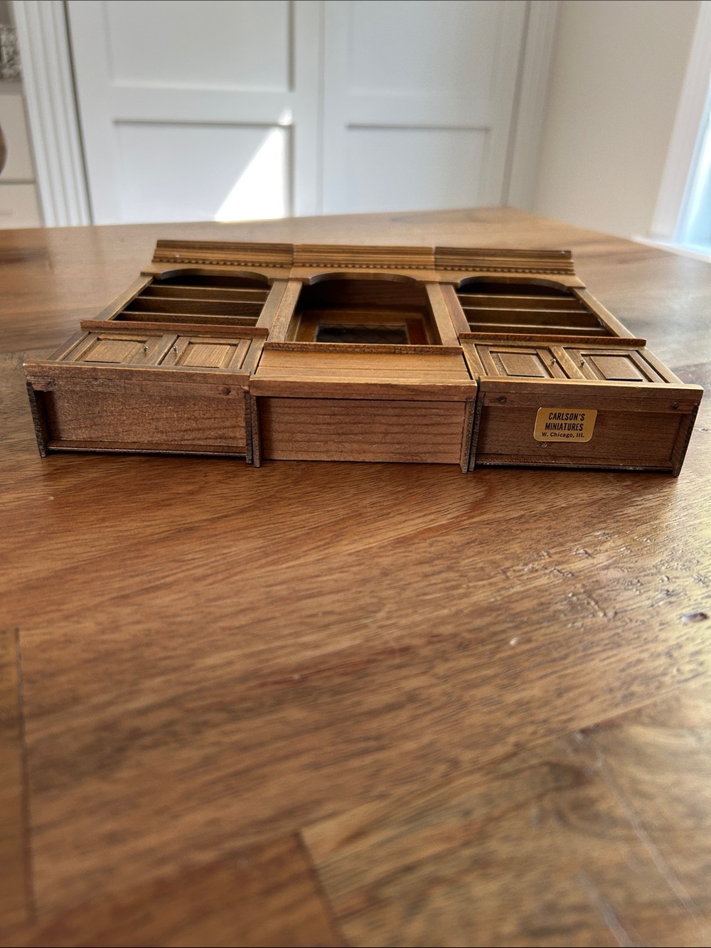 Vtg Carlson’s Miniatures Bookcase, Dollhouse Furniture, Lot 9 - Picture 6 of 8
